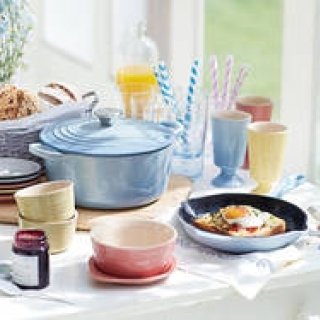 2015年春夏コレクション発表　スキレットやココットの新色も｜LE CREUSET