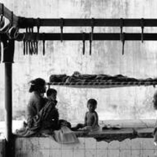 ART｜アレキサンダー写真展『Somewhat Optimistic』を六本木シンポジアで開催