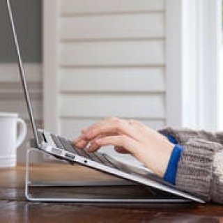 MacBookのためのノートブックスタンド｜PRODUCT Tokyo Tips 2015年2月