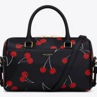 アイコンバッグに新作！チェリープリントのベイビーダッフル発売｜SAINT LAURENT