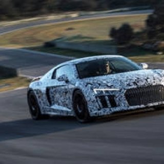 新型アウディR8、サーキットでの走行動画を公開|Audi