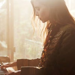 リッキ・リーが「レディ ウェブ」と旅する物語｜GUCCI