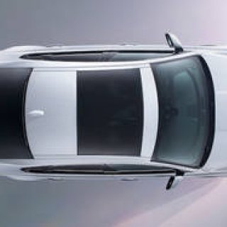ジャガー新型XFの披露は、世界一に挑戦するスタントで|Jaguar