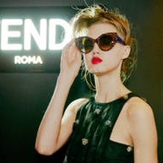 フェンディがティエリー・ラスリーとのコラボレーションサングラスを発売｜FENDI