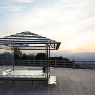 吉岡徳仁「ガラスの茶室 - 光庵」が京都・将軍塚青龍殿で世界初公開｜EXHIBITION