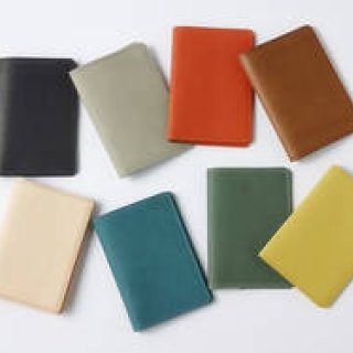 チケットもカードもまとめて収納できるヌメ革製パスポートカバー｜PRODUCT Tokyo Tips 2015年4月