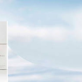 天然由来95%の薬用美白美容液、ついに誕生｜THREE