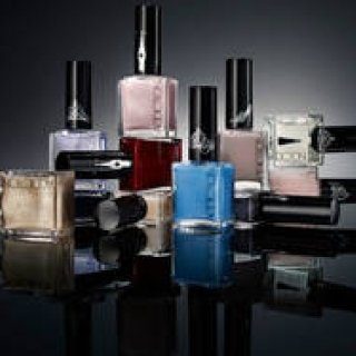 映画『シンデレラ』の世界観を12本のネイルポリッシュで表現｜ADDICTION