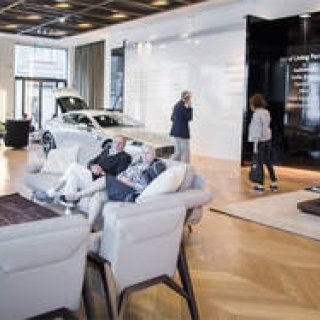 アストンマーティン、フォルムイタリアとの新作家具をミラノサローネで発表｜Aston Martin