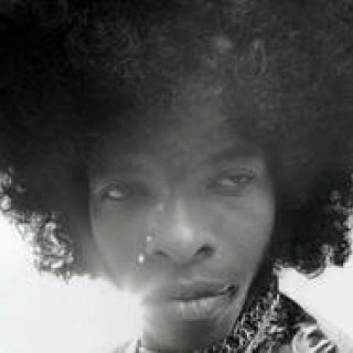 MOVIE｜ウィレム・アルケマ監督が消息不明の伝説のミュージシャンに迫る『スライ・ストーン』