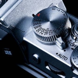 特集｜もつ喜びのあるカメラ　「X-T10」など最新モデルのレトロデザインに注目