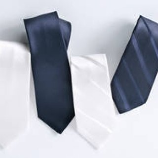 “ハレの日” の装いにフェアファクスが提案するネイビーのネクタイ｜FAIRFAX