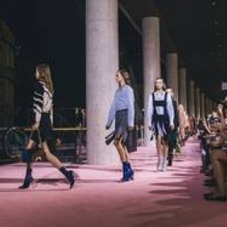 ディオール、国立新美術館で2015-16年秋冬コレクションショーを開催｜Dior