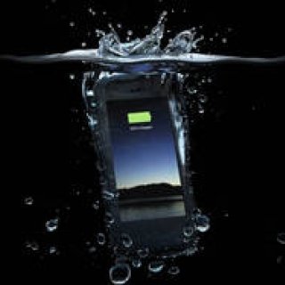防水・防塵性能をもつバッテリー内蔵のiPhoneケース|MOPHIE