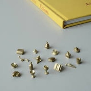 精緻な技術力が光る38種類の真鍮製のピン｜PROOF OF GUILD