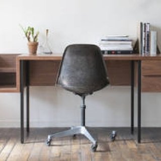 左右の収納が特徴的なスタディデスク｜LANDSCAPE PRODUCTS 