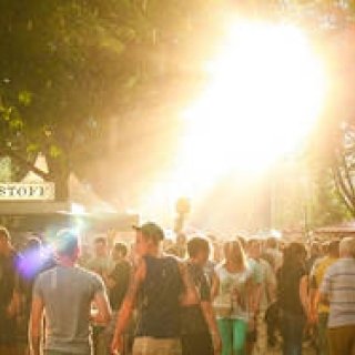 ベルリン、アムステルダム、ニューヨーク、シンガポール──世界4都市のカメラマンに聞く、夏休みの過ごし方｜特集