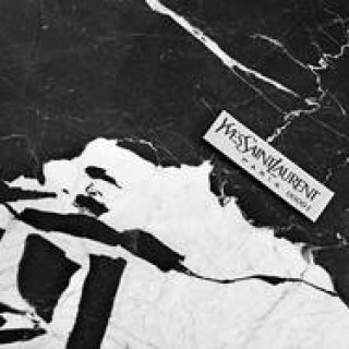 エディ・スリマンによるサンローランのクチュールを発表｜SAINT LAURENT