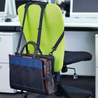 オフィスチェアの背もたれが“カバン置き”場に早変わり｜KING JIM