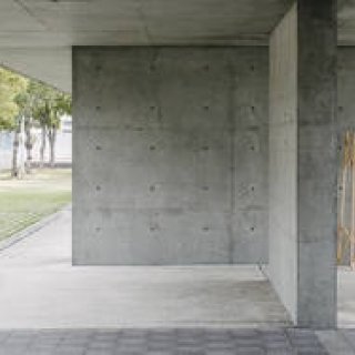 植物のような有機的なラインが特徴の家具シリーズ｜r