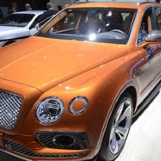 ベントレーのSUV「ベンテイガ」登場｜Bentley