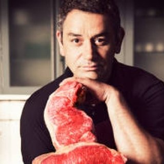 カリスマ肉職人が手がけた高級精肉店「ユーゴ デノワイエ」、日本上陸｜HUGO DESNOYER