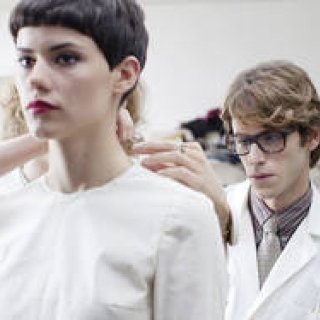 成功の陰にあった苦しみ、そして激しい愛を描く『SAINT LAURENT　サンローラン』｜MOVIE