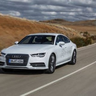 Q7 e-tronとA7スポーツバック h-tronに試乗｜Audi