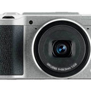 「GR II」がシルバーカラーのレザートーン塗装に｜RICOH IMAGING