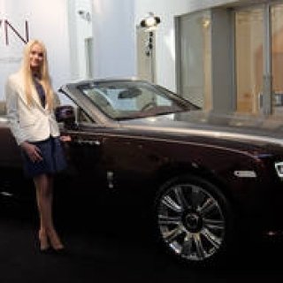 ロールス・ロイスの新型コンバーチブル「ドーン」が日本上陸｜Rolls-Royce