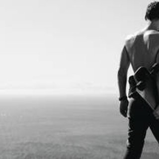 ジェイコブ サットンの描くシャネルの「アリュール オム スポーツ」｜CHANEL