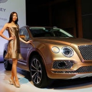 ベントレー史上初のSUV「ベンテイガ」日本上陸｜Bentley