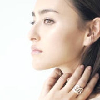 「マキアージュ」誕生10周年記念、長谷川 潤&水原 希子のコラボパレット発売！｜MAQuillAGE