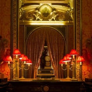 ミュウミュウが一夜限りの「ミュウミュウ クラブ」をオープン｜MIU MIU