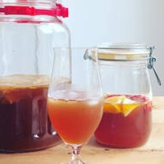 連載・藤原美智子 2016年７月｜コンブチャ作り、初体験