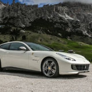 フェラーリ GTC4 ルッソに北イタリアで試乗｜Ferrari