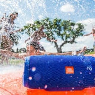 サウンドをさらに追及した防水Bluetooth スピーカー｜JBL