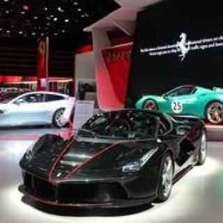 ラフェラーリのオープン版、その名はアペルタ｜Ferrari