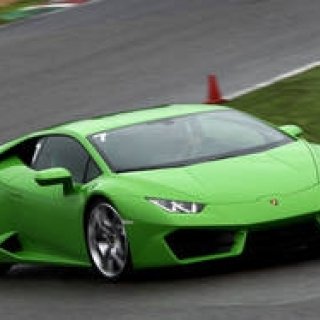 2WDのウラカン「LP580-2」を鈴鹿サーキットで試す｜Lamborghini