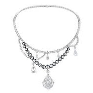 新作ハイジュエリー、「ディオール ア ヴェルサイユ」｜Dior