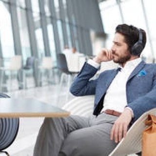 業界最高クラスのノイズキャンセリング性能を持つヘッドホン｜Sony