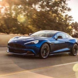 600psを誇るヴァンキッシュSを発表｜Aston Martin