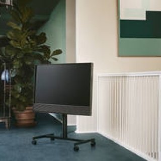 妥協のないミニマリズムと最新技術が融合した4Kテレビ｜Bang & Olufsen