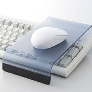 キーボードの上にマウスパッド？問題を解決する新しい形のプロダクト｜KING JIM