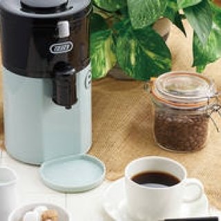 豆挽きからドリップまで一台でこなす。全自動ミル付コーヒーメーカー｜Toffy