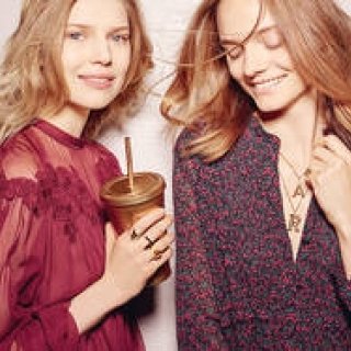 クロエがポップアップブティック「Chloé ALPHABET BAR」を開催｜Chloé
