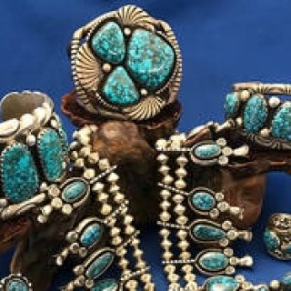 インディアンジュエリー「スカイストーン・トレーディング」の期間限定ストアがスタート｜BARNEYS NEW YORK