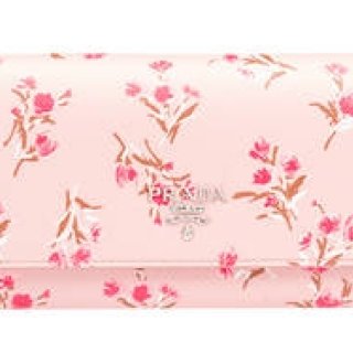 クリスマスには、日本限定プリントのプラダ ギフトコレクションを｜PRADA