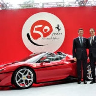 フェラーリ日本上陸50周年の特別モデル「J50」を発表|Ferrari