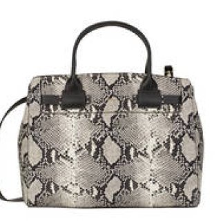 「旅」をテーマにしたフルラ2017春夏コレクション｜FURLA